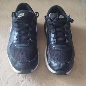 Size 6 Nike Air Max Air Black Lace-Up Youth Sneakers
